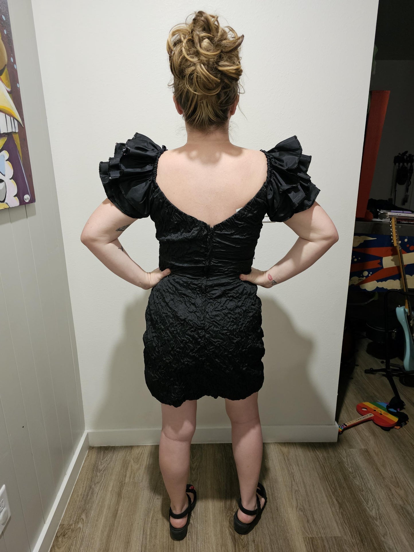 80s Black Vintage Crinkle Taffeta Cocktail Dress Bubble Hem Sequin Puff Shoulders New Wave Goth Punk Sz M 6 USA/Union made