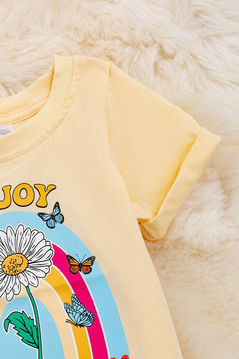 "Enjoy the little things" candle light color printed tee shirt with folded sleeves. TPG25154003 Jeann: XS