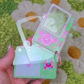 Cute Alien Camera Keychain!: Camera + Photopack