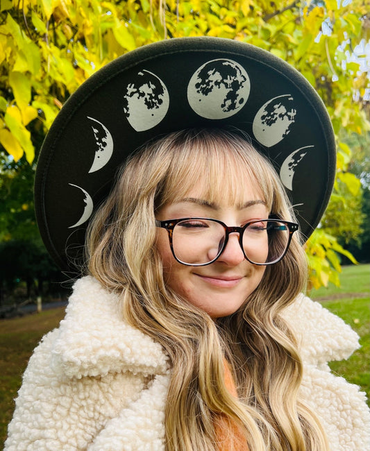 Fox & Fable - Vegan Felt Wide Brim Hat - XL Brim - Olive - Large Moon Phase