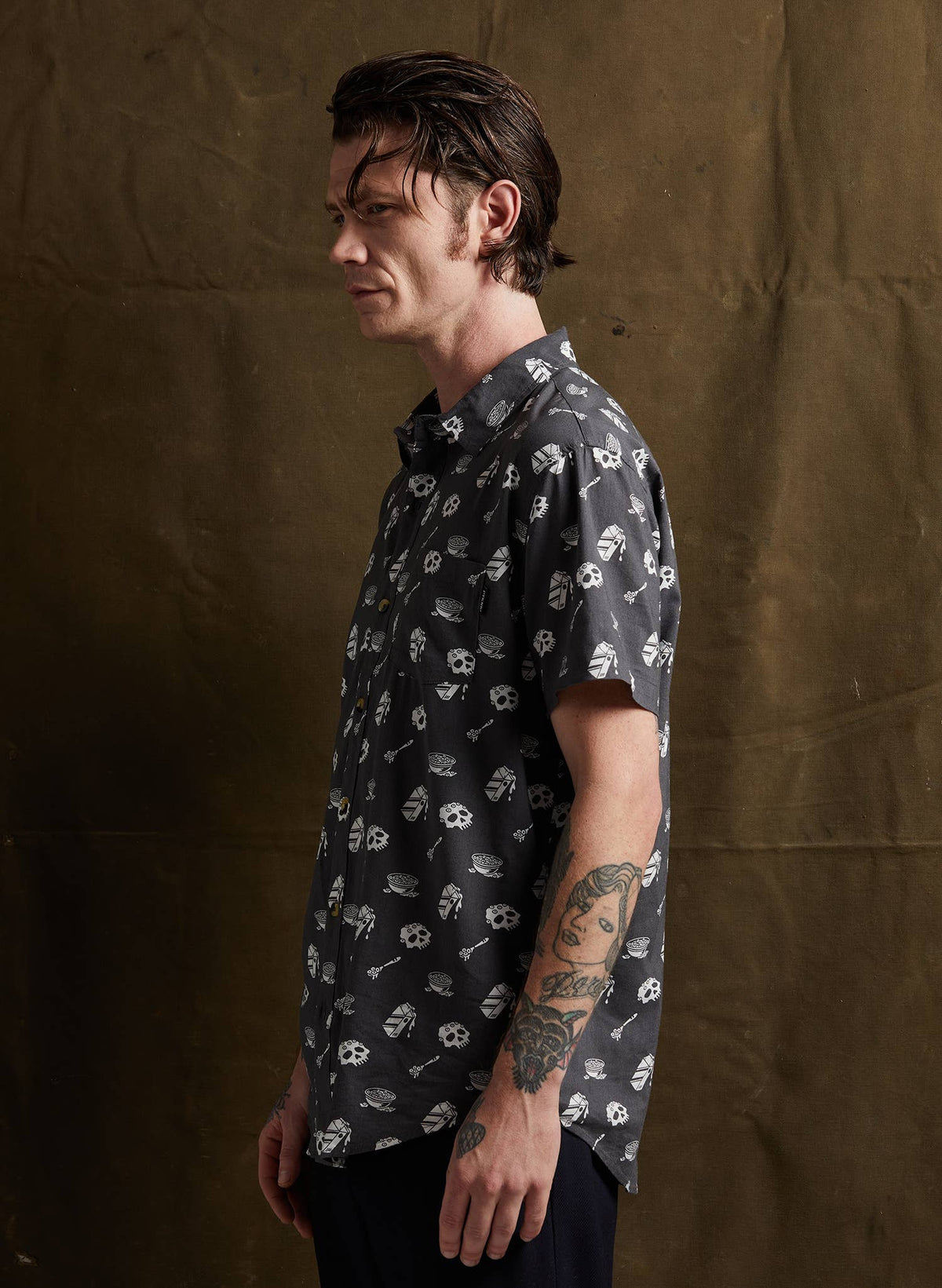 Cereal Killer Casual Button Down Shirt Men & Women: Men's M