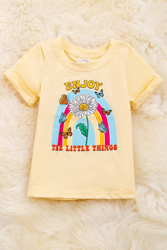 "Enjoy the little things" candle light color printed tee shirt with folded sleeves. TPG25154003 Jeann: XS
