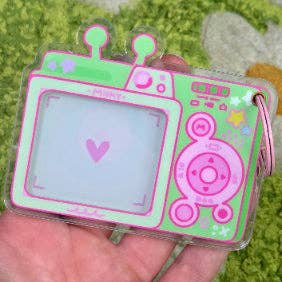 Cute Alien Camera Keychain!: Camera + Photopack